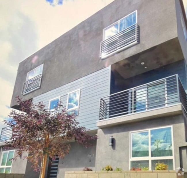 Building Photo - 5653 Fair Ave