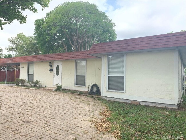 Foto del edificio - 7003 NW 80th Ct