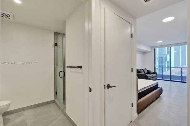 Foto del edificio - 121 NE 5th St