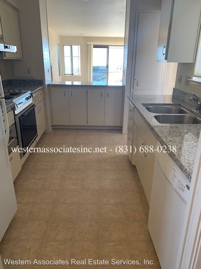 Building Photo - 2 br, 2 bath Apartment - 369 Searidge Rd. #2