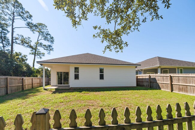 Building Photo - 2398 Fairburn St