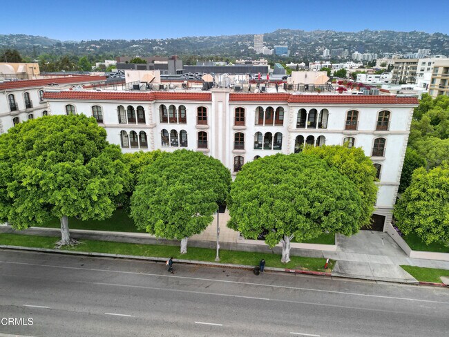 Foto del edificio - 9233 Burton Way
