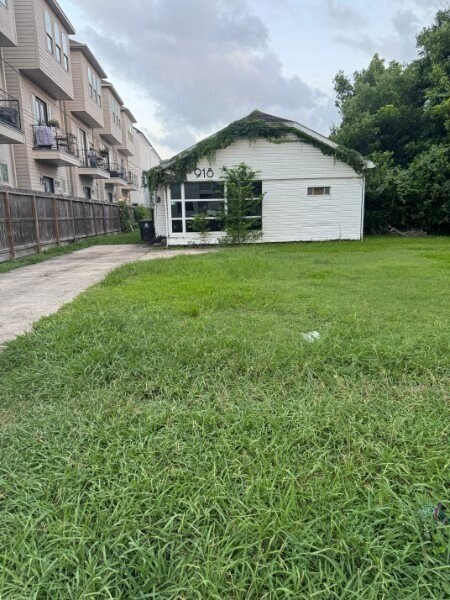 Foto del edificio - 918 W 18th St