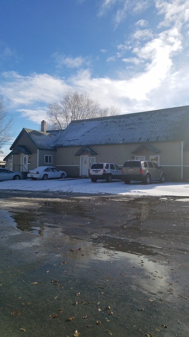 Building Photo - 206 Ketchum St E