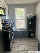 Building Photo - 3-16 Fair Lawn Ave