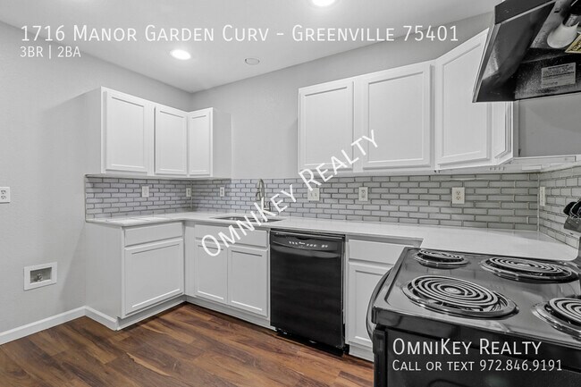 Building Photo - 1716 Manor Garden Curve