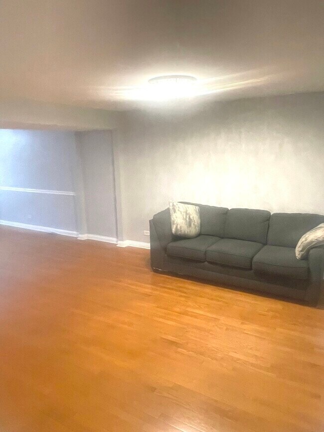 Foto del edificio - 1816 Bromley Ct
