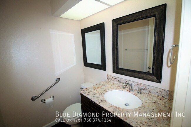 Building Photo - Single family beach home opportunity in Ha...