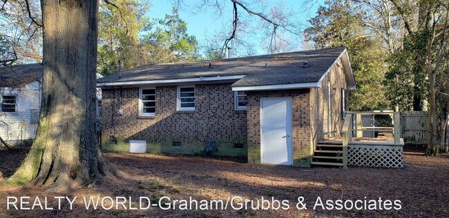Building Photo - 2 br, 1 bath House - 905 S Pine Street