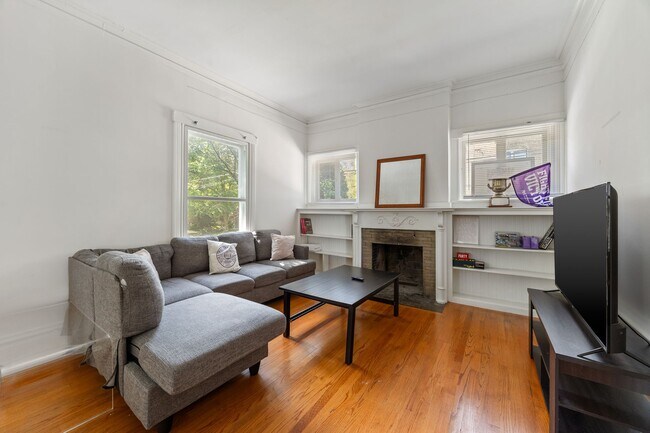 Foto del edificio - 627 Library Pl