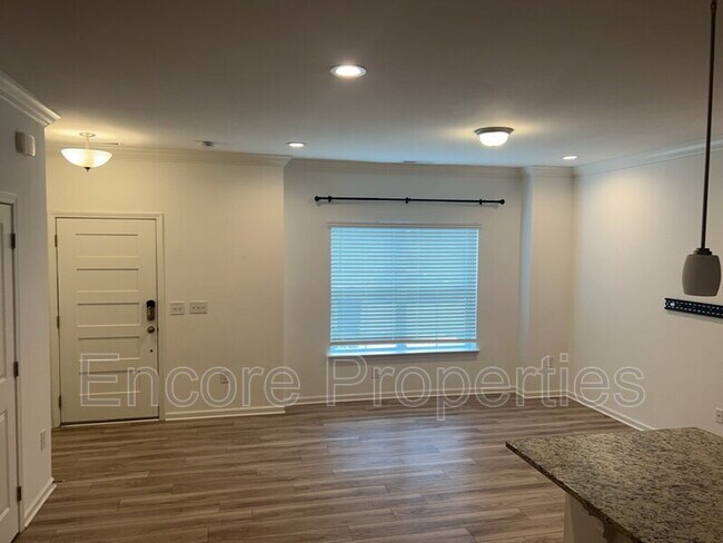 Foto del edificio - 953 Robbie Jackson Ln