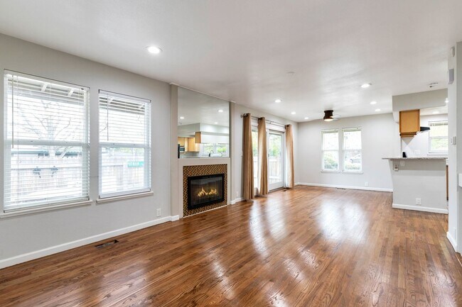 Building Photo - **Remodled 5 bedroom 3 bath home for rent ...