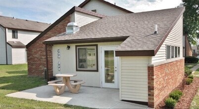 Building Photo - 2817 Vista View Dr