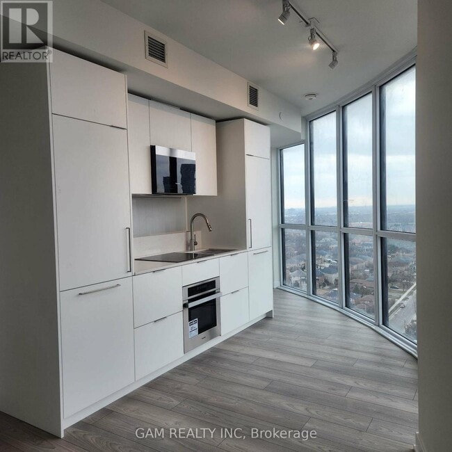 Building Photo - 1 Fairview Rd E