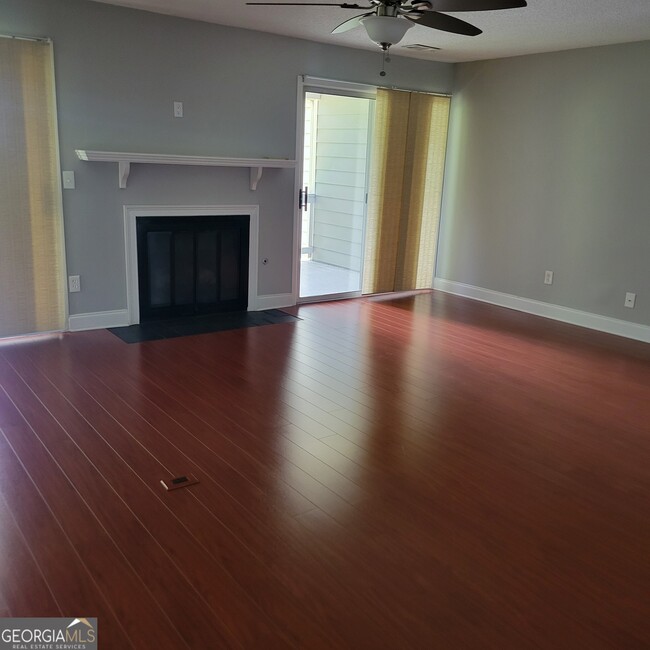 Building Photo - 62 Rumson Ct