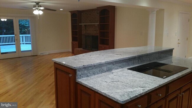 Building Photo - 6211 Sierra Ct