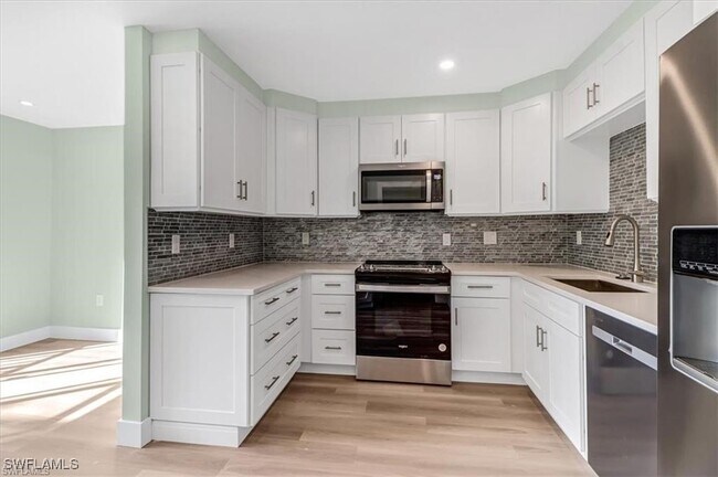 Building Photo - 407 Meadowlark Ln