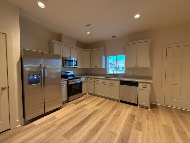 Foto del edificio - 104 Kirkland St