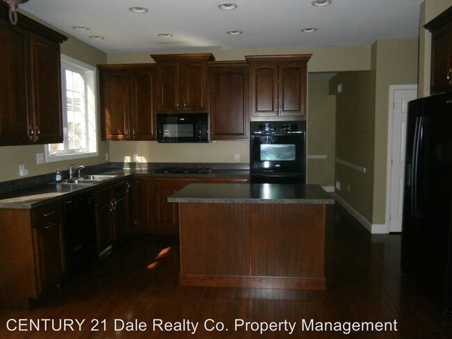Building Photo - 2033 Westbury Ct