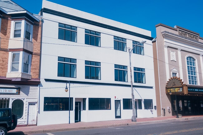 Building Photo - 120-124 N High St