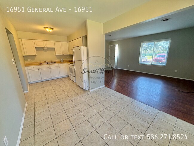 Foto del edificio - 16951 General Ave