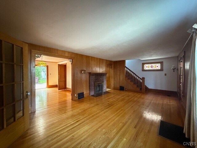 Foto del edificio - 211 Hartford Pl