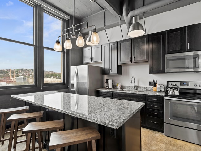 Building Photo - 1627 On The Strip