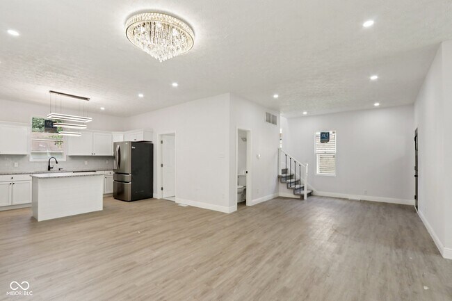 Building Photo - 2728 Carrollton Ave