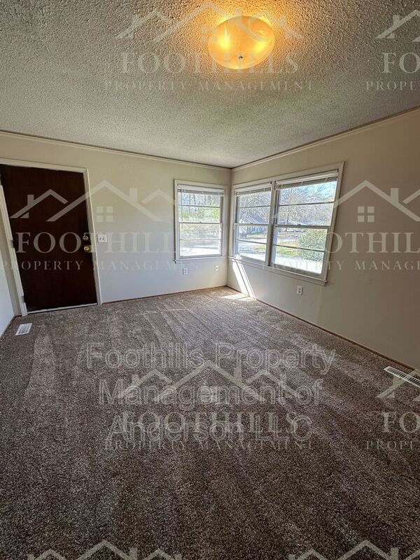 Building Photo - 420 W Fredericks St