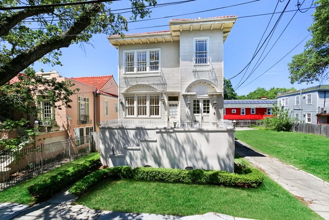 Building Photo - 3618 Napoleon Ave