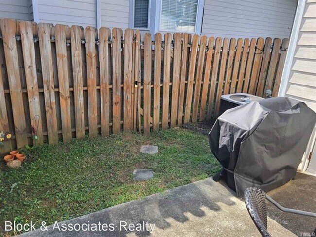 Building Photo - 2 br, 2 bath House - 33 Signet Dr