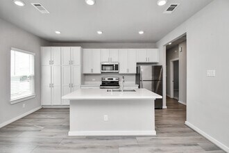 Building Photo - 23823 Cumberland Ridge Dr