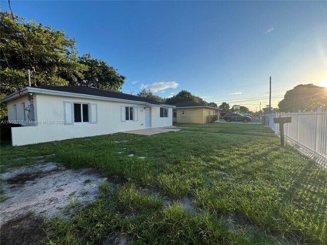 Foto del edificio - 2280 NW 154th St