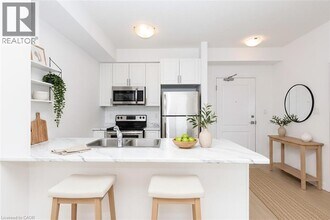 Building Photo - 101 Shoreview Pl