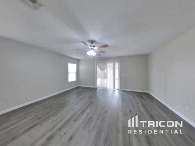 Foto del edificio - 4558 E Silverbell Rd