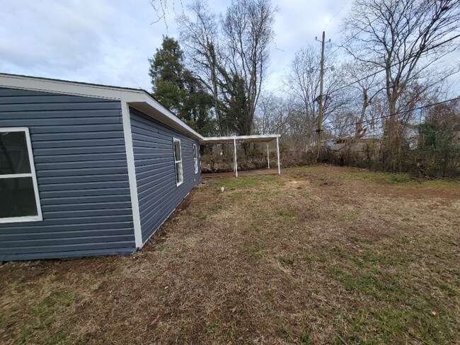 Building Photo - 1369 Woodward Rd