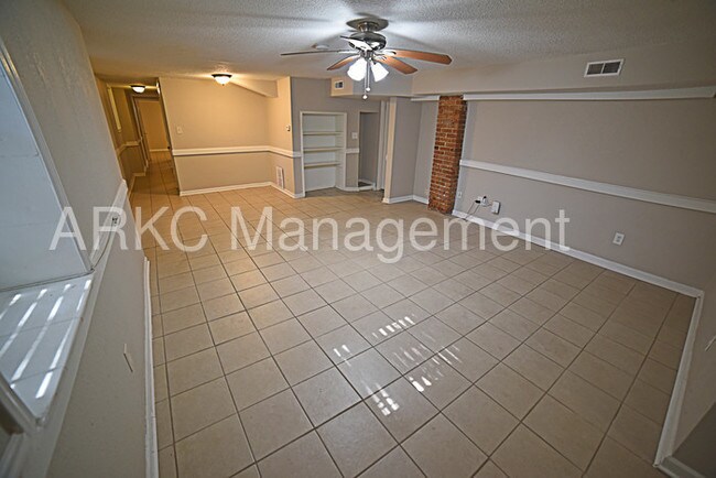 Foto del edificio - 3421 Wyandotte St