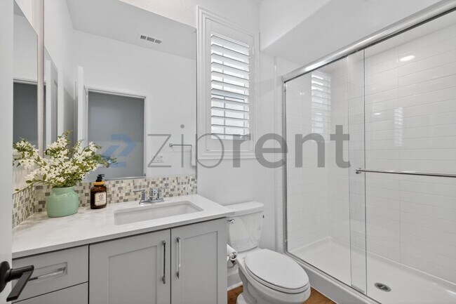 Foto del edificio - 12622 Stella Ln