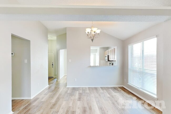 Building Photo - 2516 Concina Way