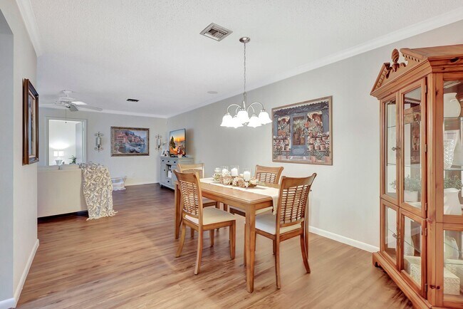 Foto del edificio - 5840 Summerfield Ct