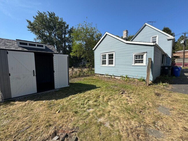 Foto del edificio - 3 bd house near Slavic Village/North Broadway