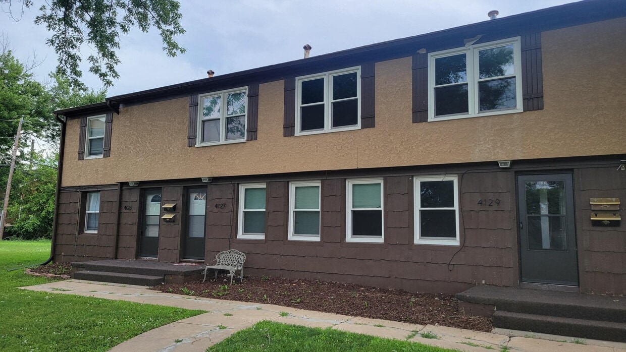 Primary Photo - 4129 Valley St