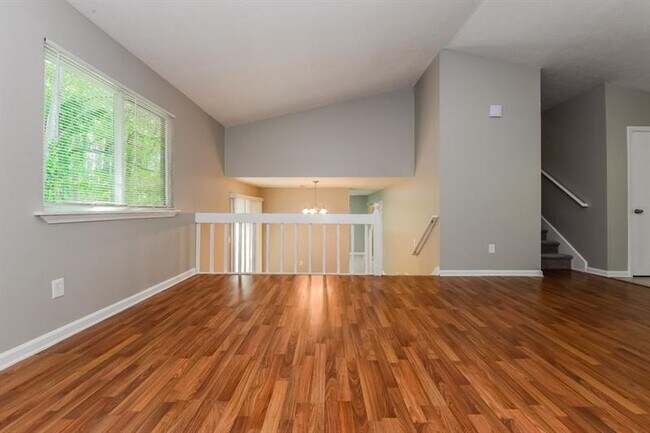 Foto del edificio - 5296 Kinsdale Ln