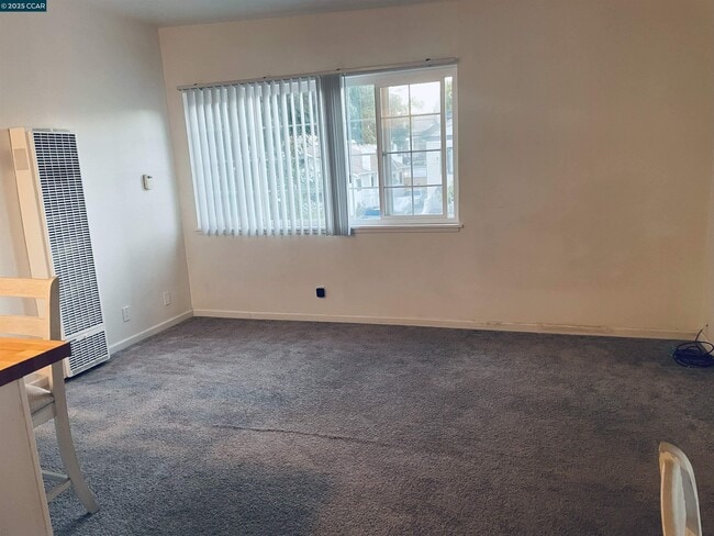 Foto del edificio - 1926 Alcatraz Ave