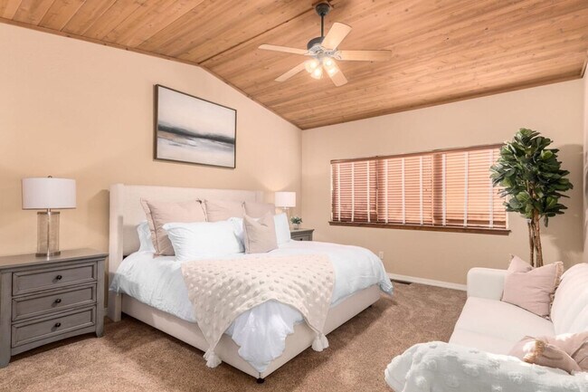 Foto del edificio - 1018 N Amberwood St
