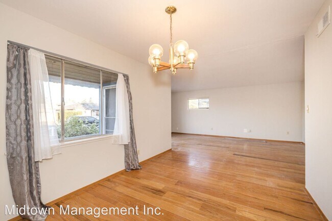 Foto del edificio - 3 br, 2 bath House - 3160 Waverley St