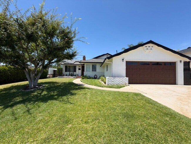 Foto del edificio - Beautiful 3 Bedroom Home in Covina