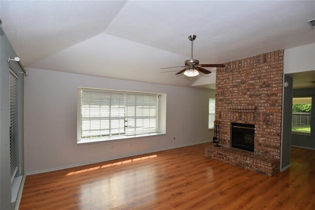 Building Photo - 8014 Cahill Dr