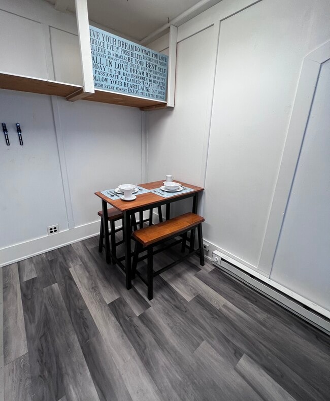 Dining room - 29 W Main St