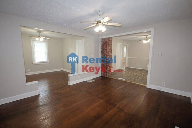 Building Photo - Two Bedroom House | Westside